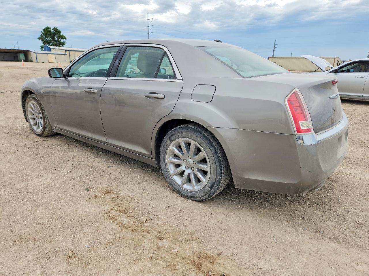 2014 CHRYSLER 300 photo 2
