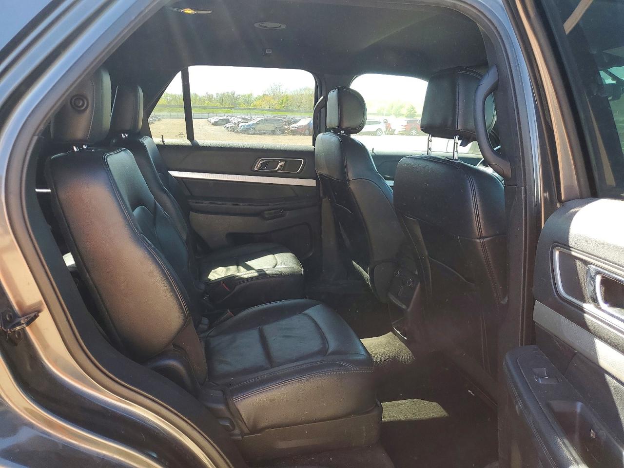 2017 FORD EXPLORER XLT photo 21