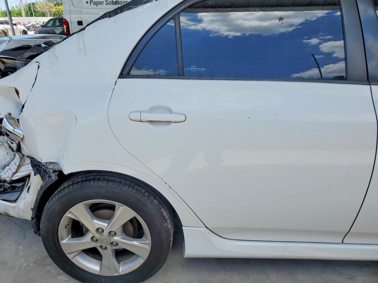 2011 TOYOTA COROLLA BASE photo 19
