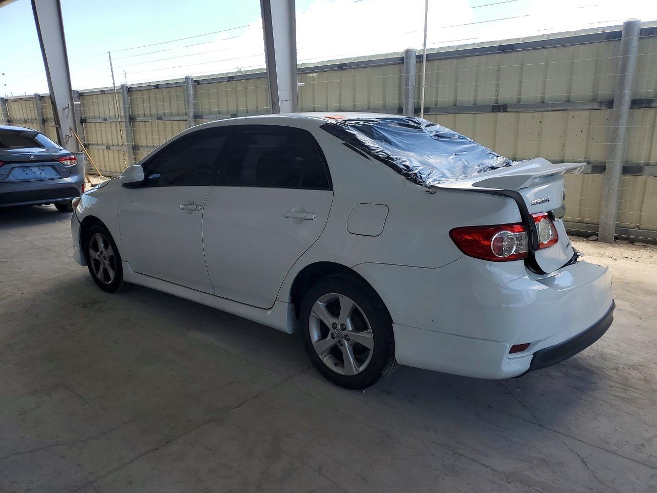 2011 TOYOTA COROLLA BASE photo 3