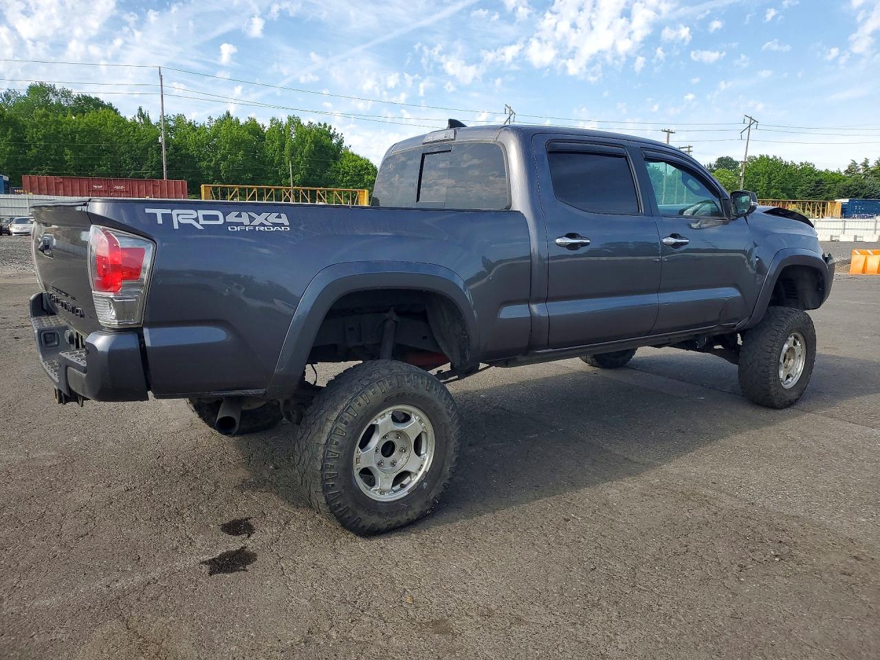 2017 TOYOTA TACOMA DOUBLE CAB photo 3