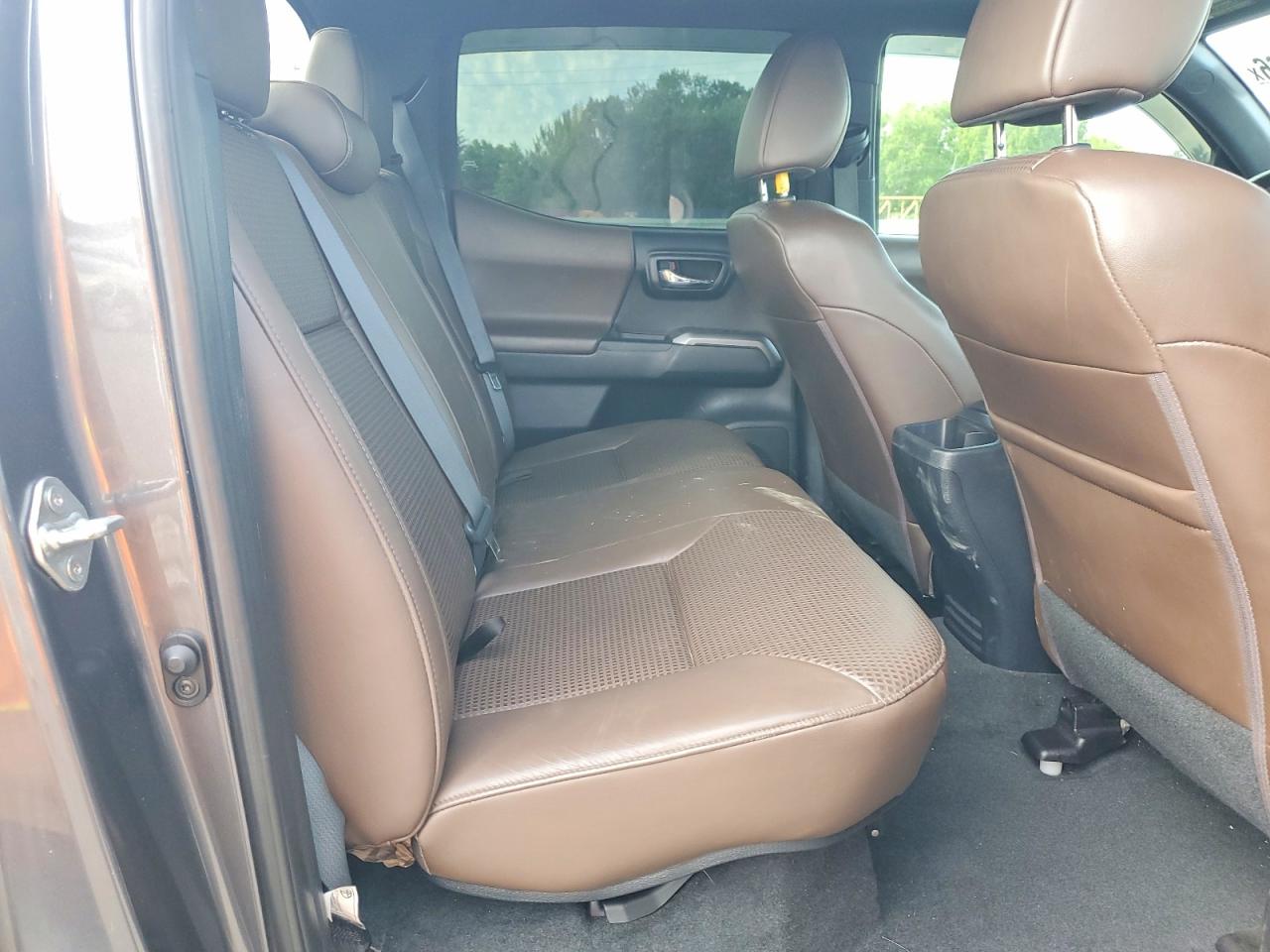 2017 TOYOTA TACOMA DOUBLE CAB photo 10