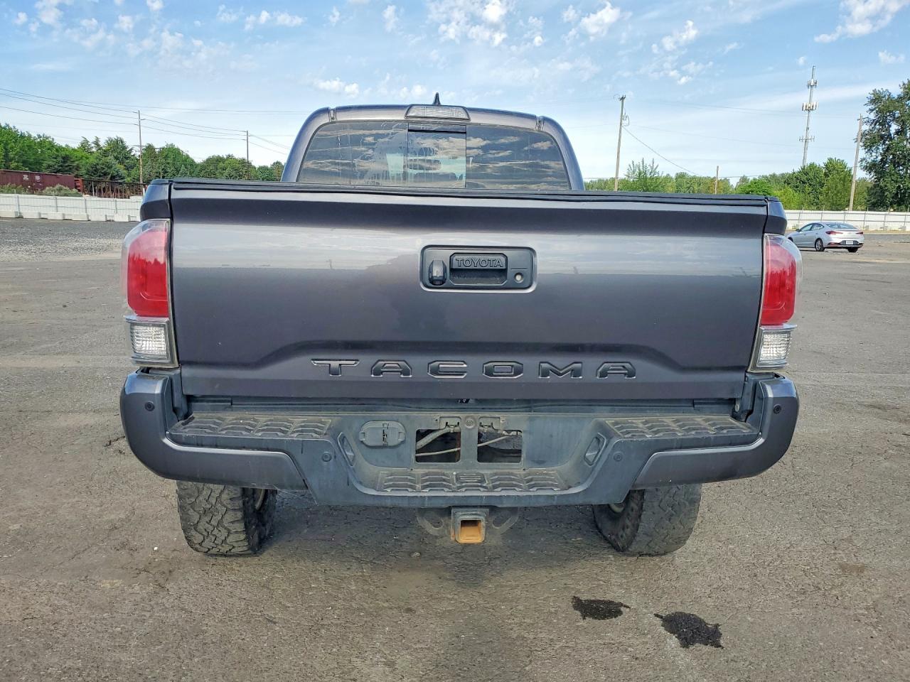 2017 TOYOTA TACOMA DOUBLE CAB photo 6