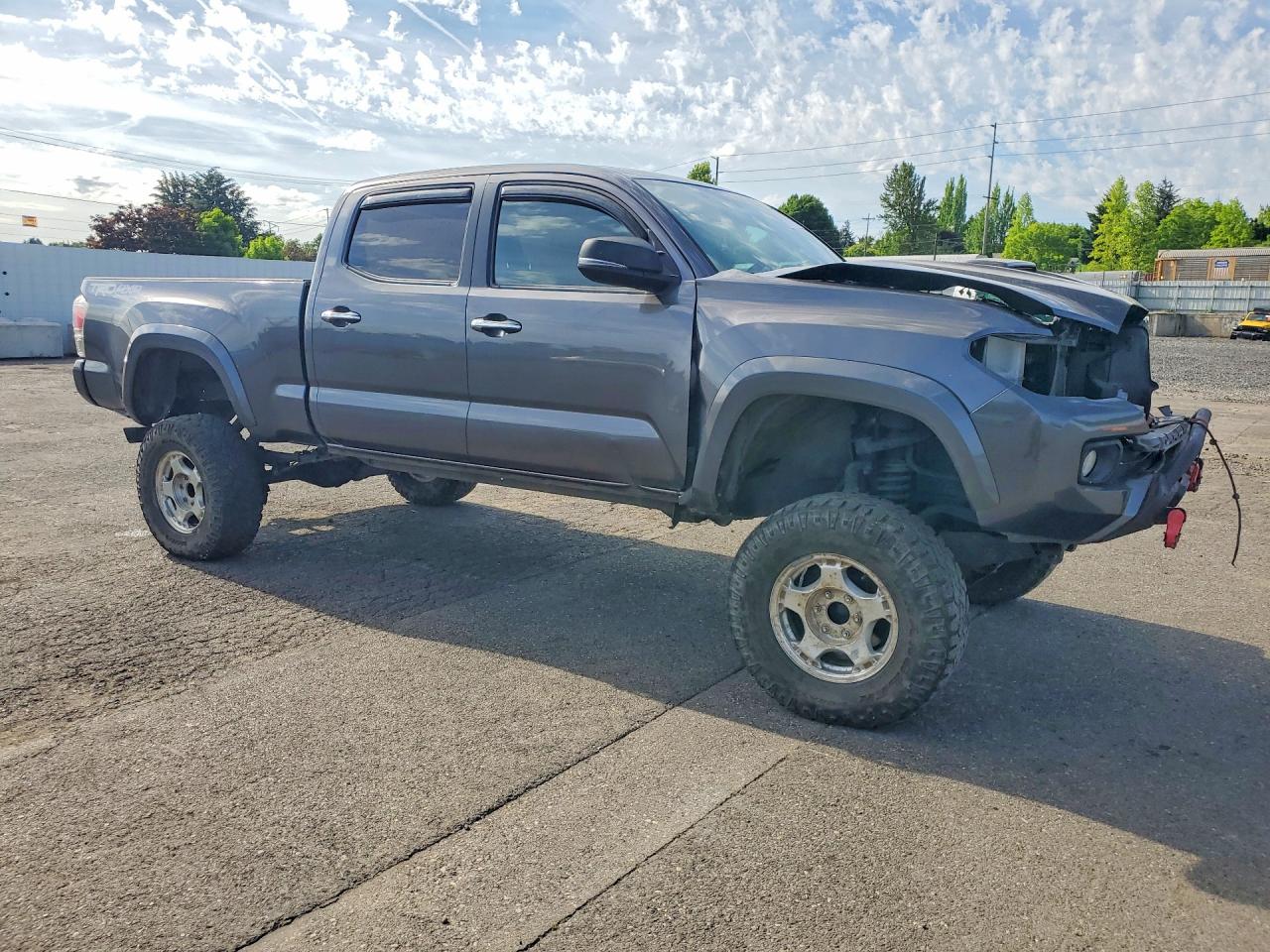 2017 TOYOTA TACOMA DOUBLE CAB photo 4