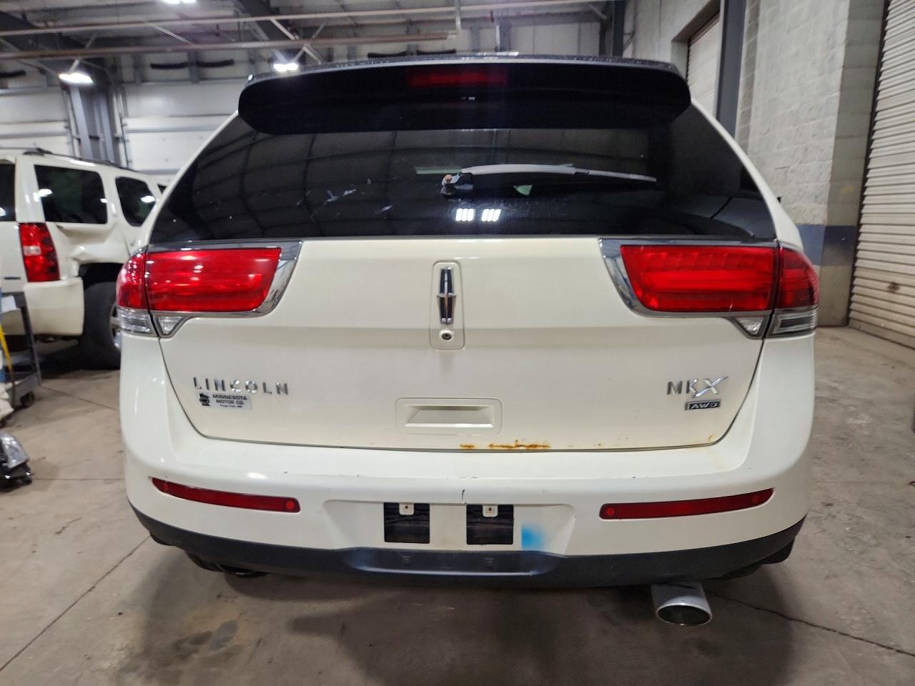 2012 LINCOLN TOWNHOUSE MKX photo 16