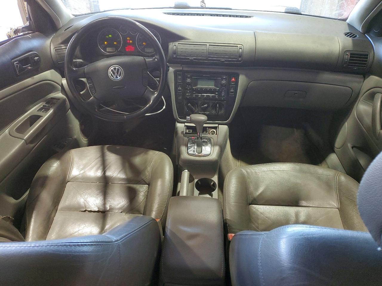 2002 VOLKSWAGEN PASSAT GLS photo 22