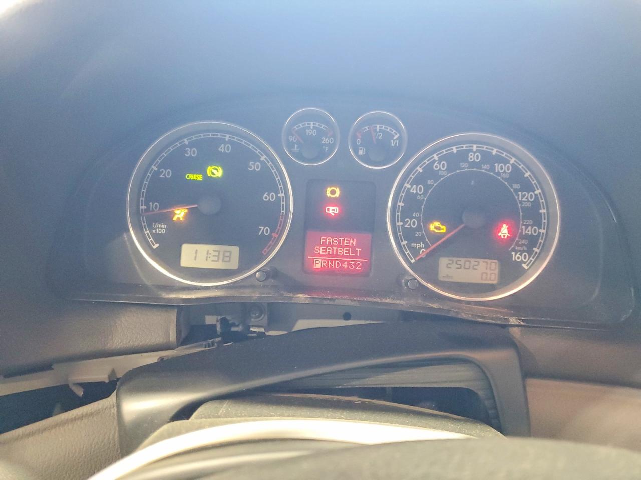2002 VOLKSWAGEN PASSAT GLS photo 25