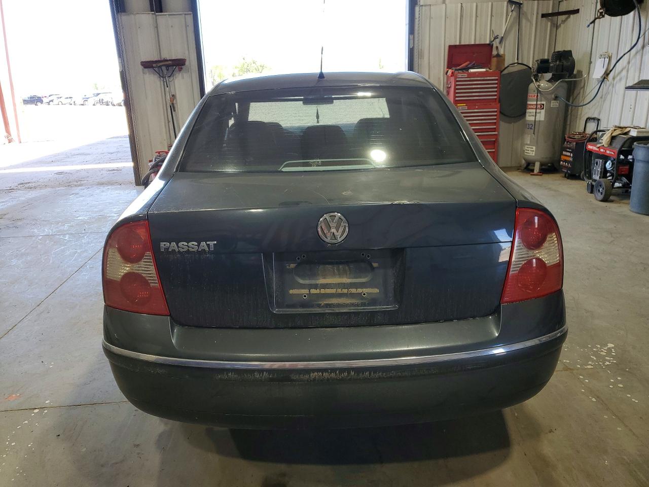 2002 VOLKSWAGEN PASSAT GLS photo 16
