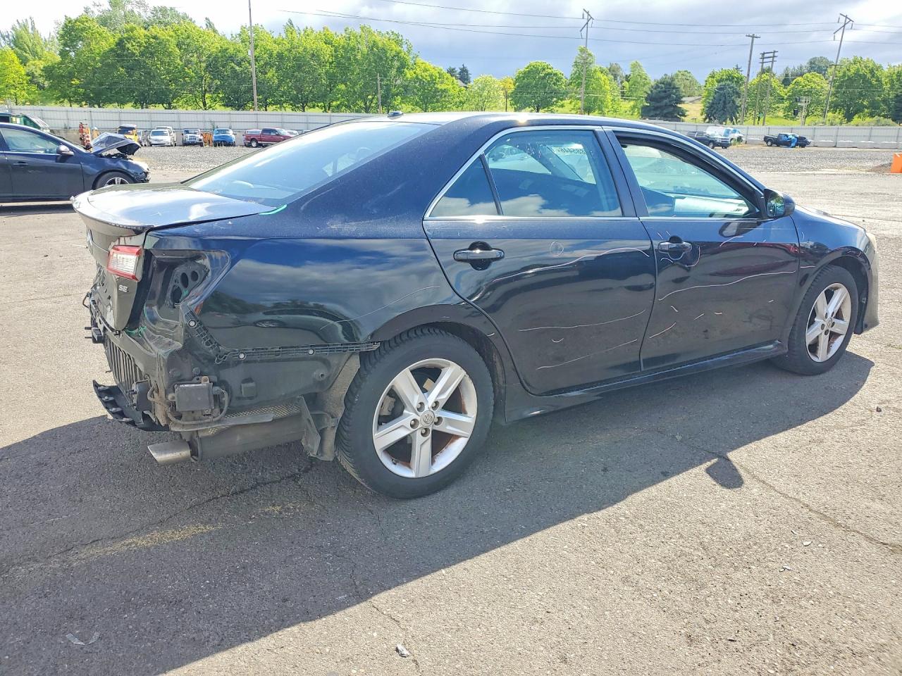 2013 TOYOTA CAMRY SE photo 5