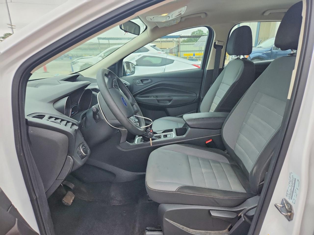 2017 FORD ESCAPE S photo 13