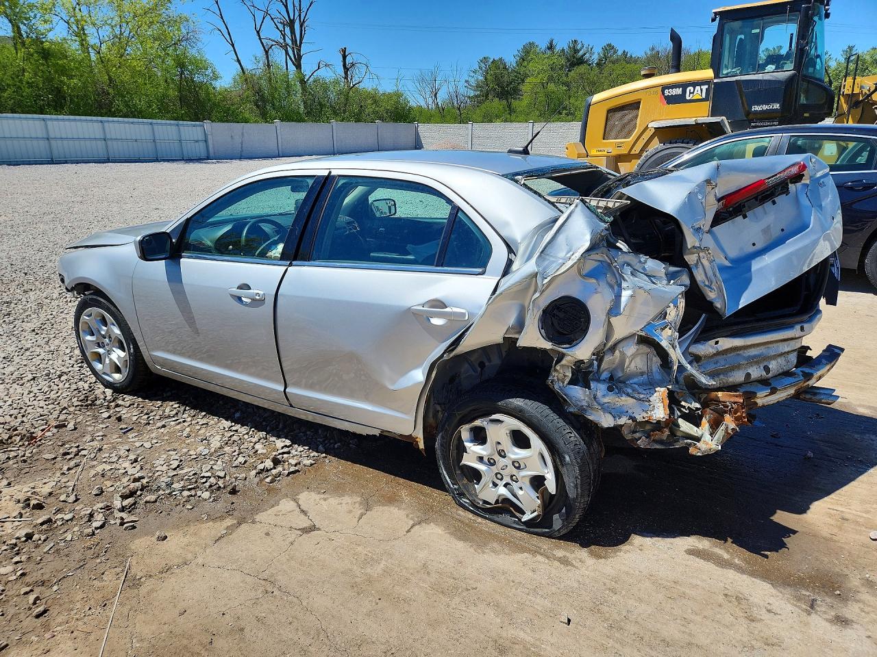 2011 FORD FUSION SE photo 2
