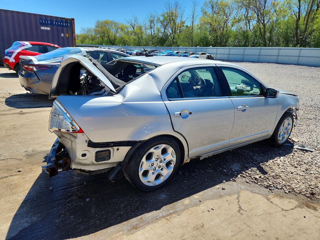 2011 FORD FUSION SE photo 3