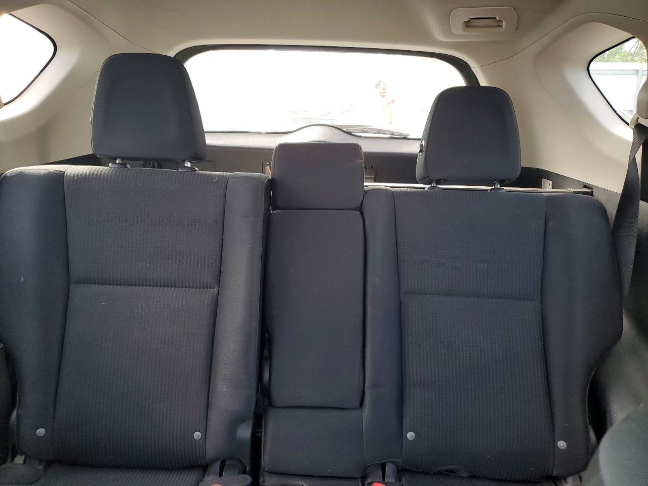 2015 TOYOTA RAV4 LE photo 28