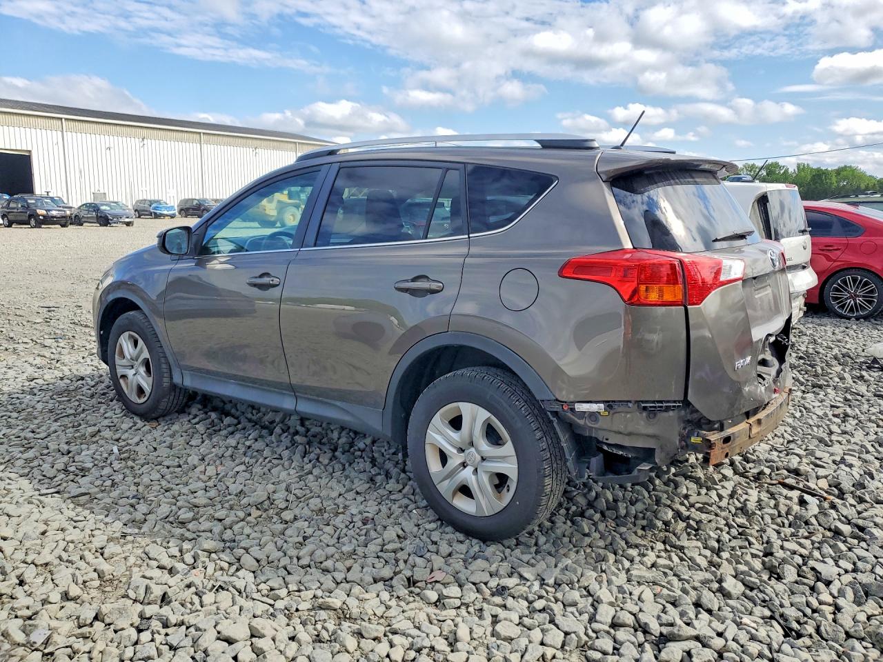 2015 TOYOTA RAV4 LE photo 4