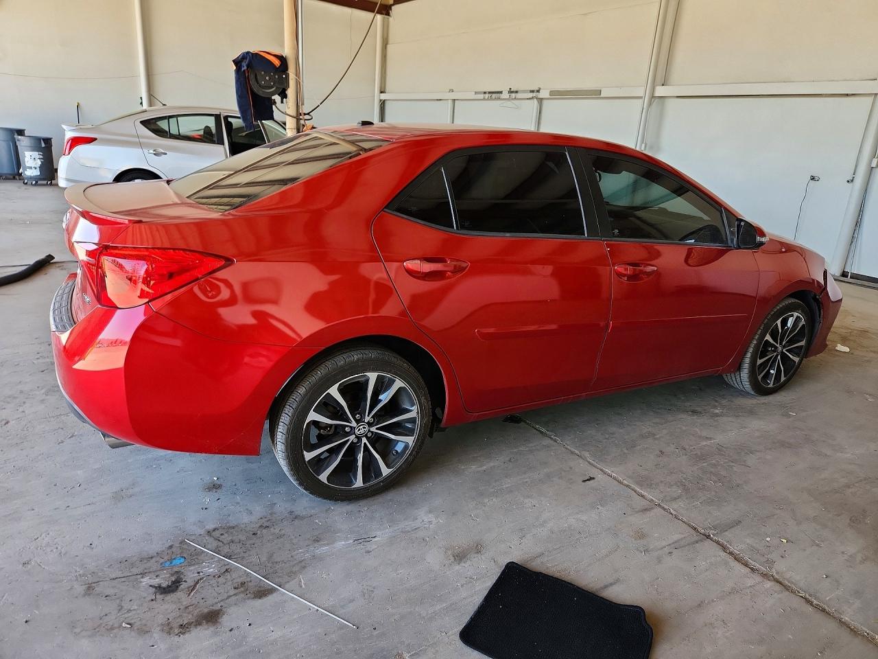 2017 TOYOTA COROLLA XSE photo 3