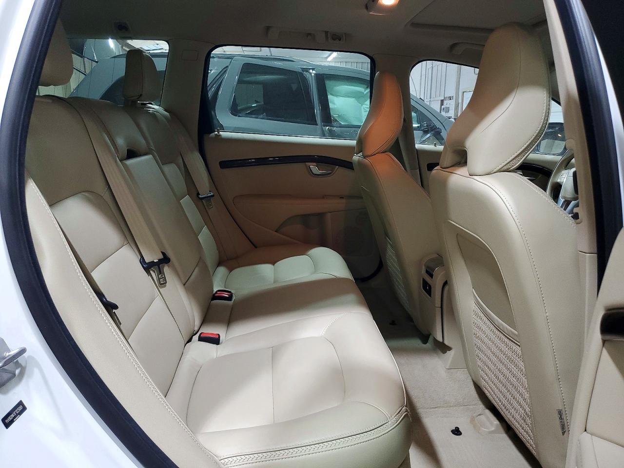 2015 VOLVO XC70 T6 PREMIER photo 31