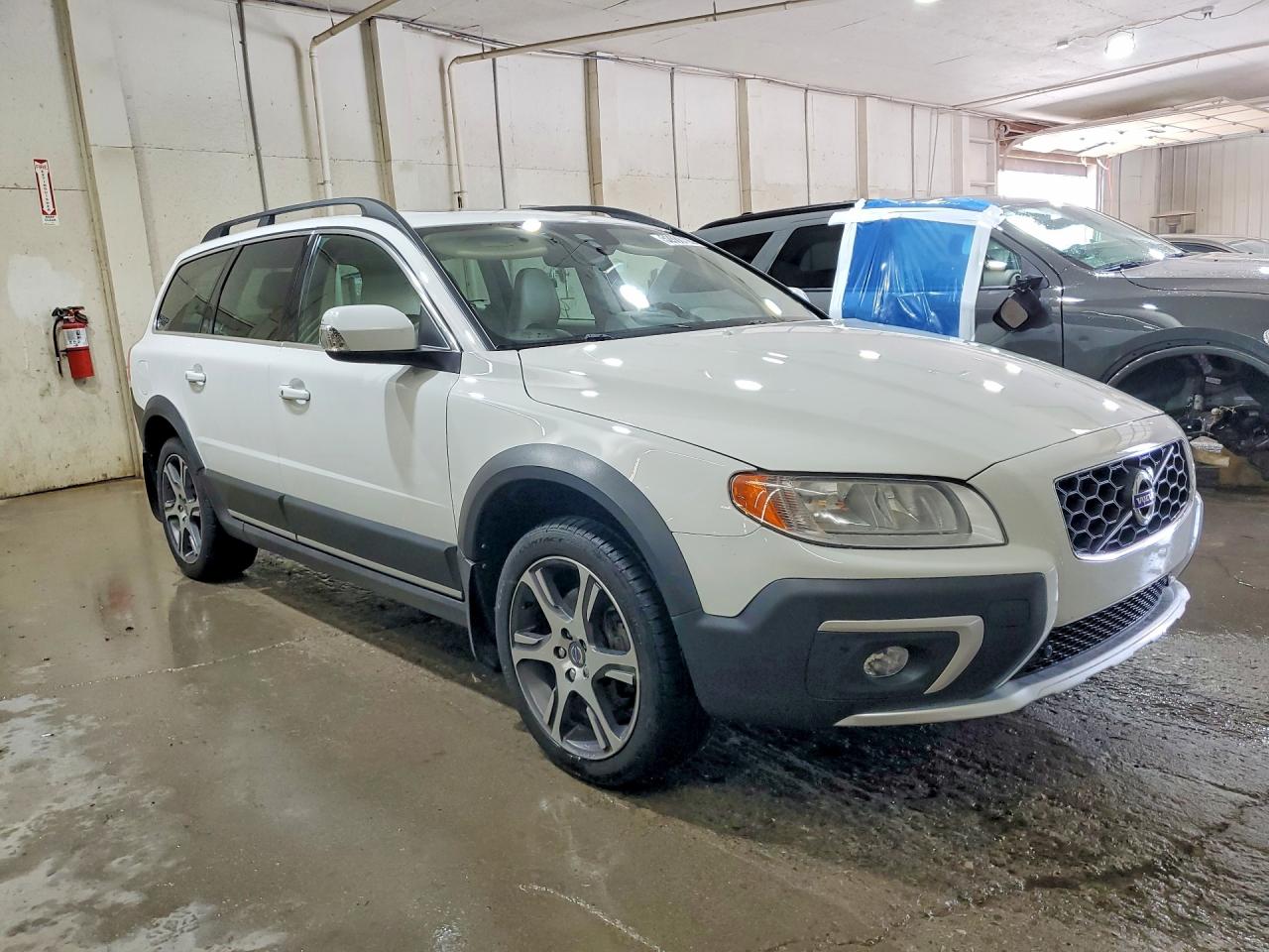 2015 VOLVO XC70 T6 PREMIER photo 10