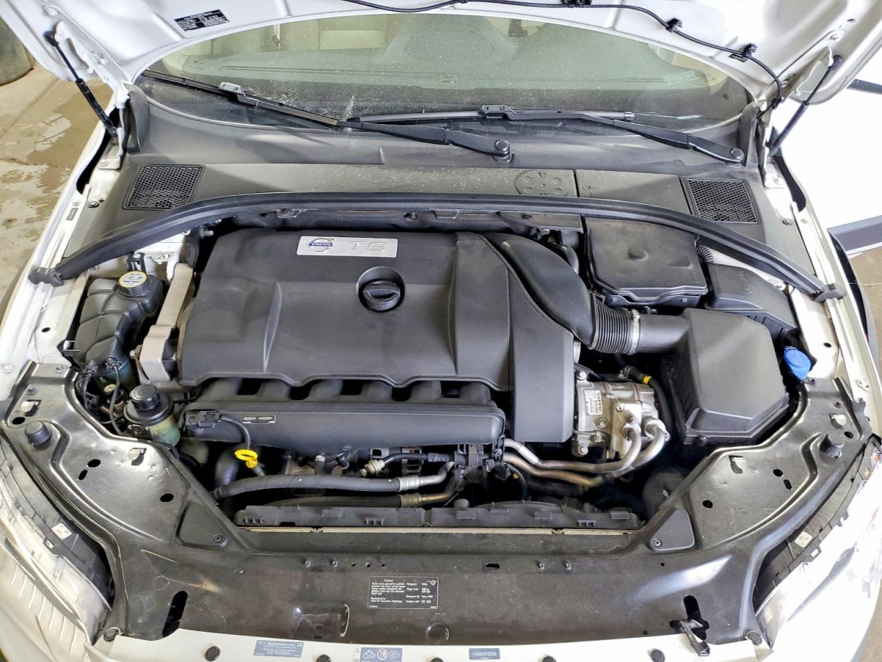 2015 VOLVO XC70 T6 PREMIER photo 34