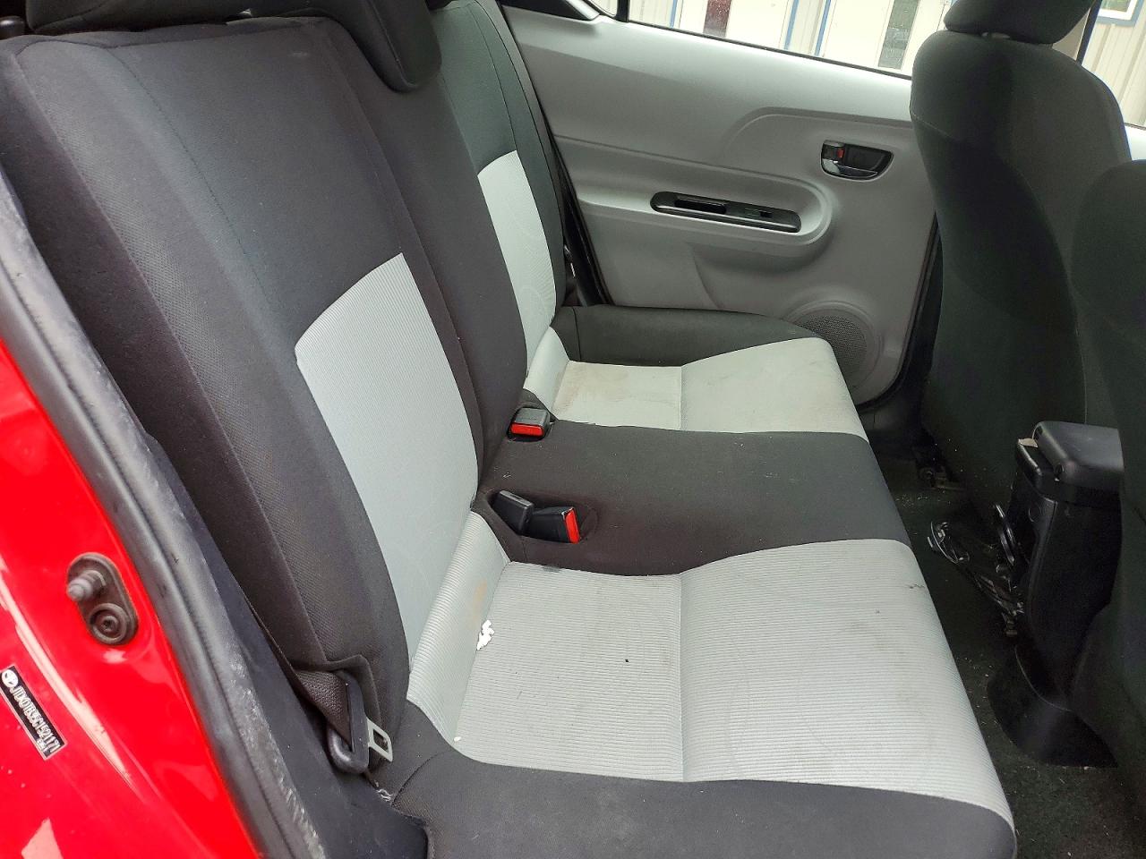 2012 TOYOTA PRIUS C THREE photo 10