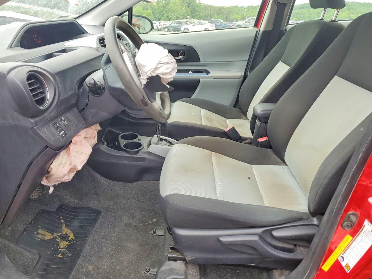2012 TOYOTA PRIUS C THREE photo 7