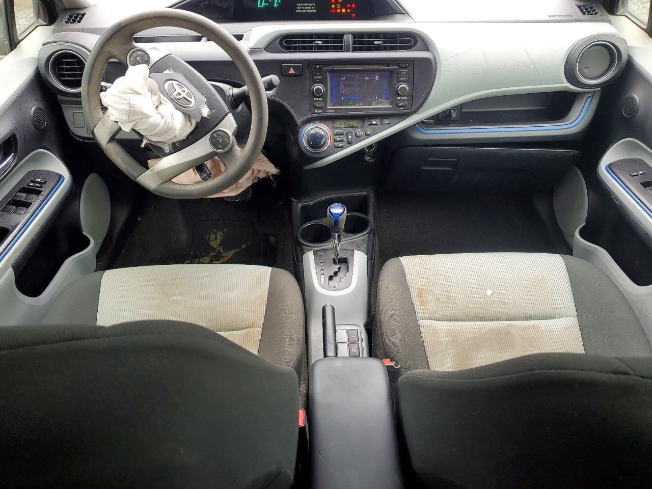 2012 TOYOTA PRIUS C THREE photo 8