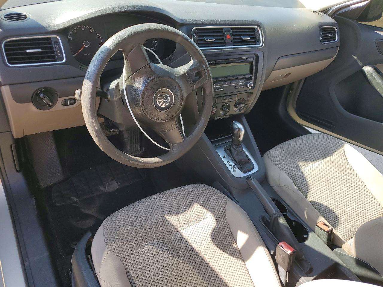2011 VOLKSWAGEN JETTA photo 15