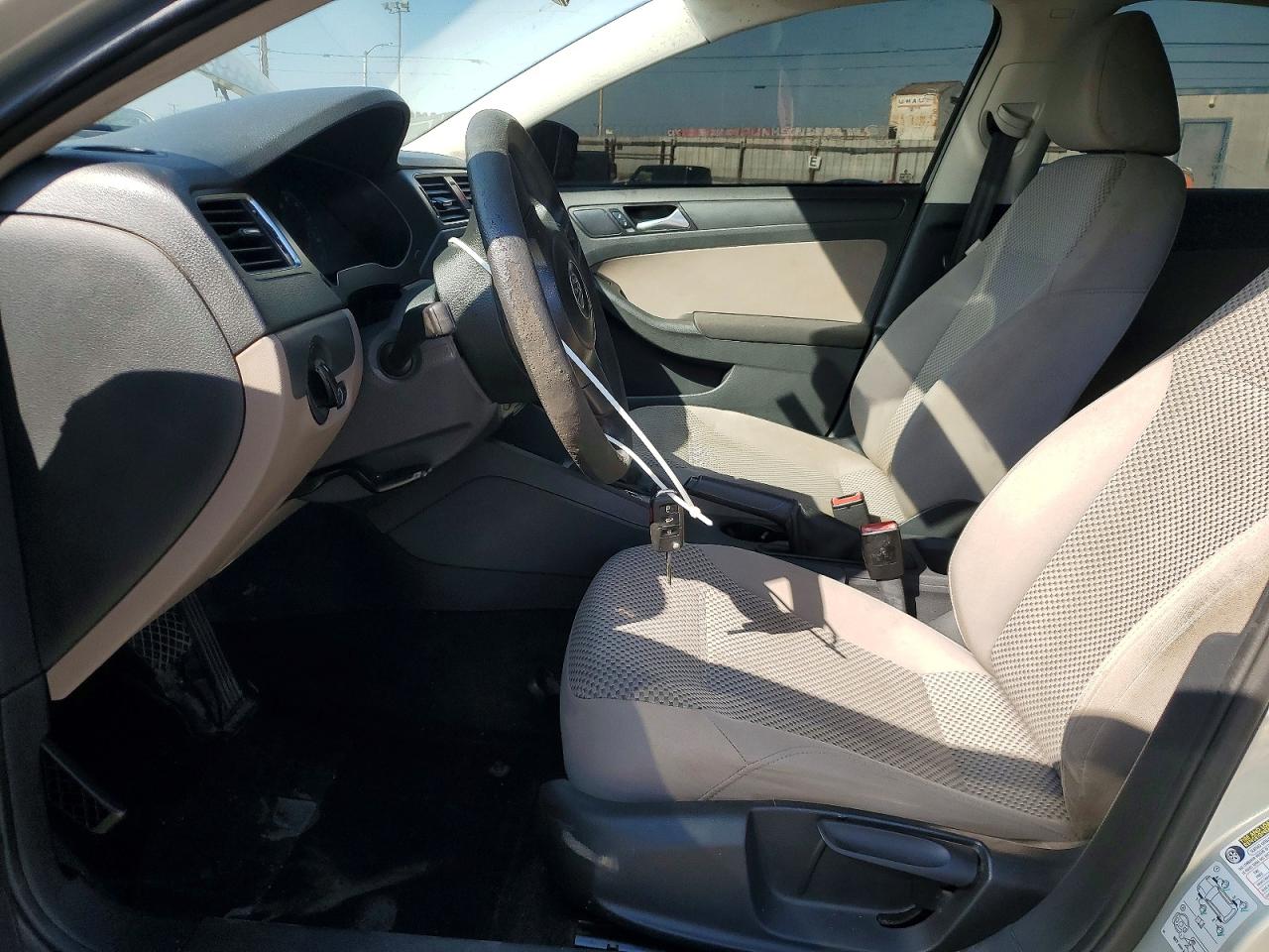 2011 VOLKSWAGEN JETTA photo 13