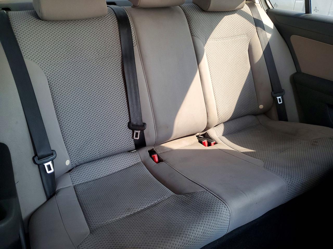 2011 VOLKSWAGEN JETTA photo 19