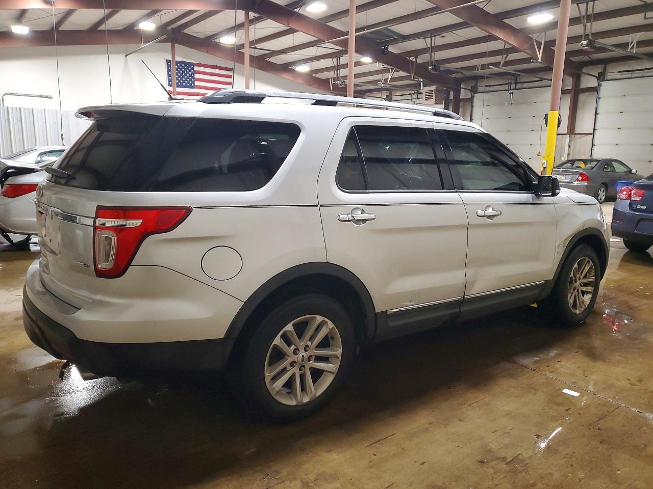 2014 FORD EXPLORER XLT photo 5