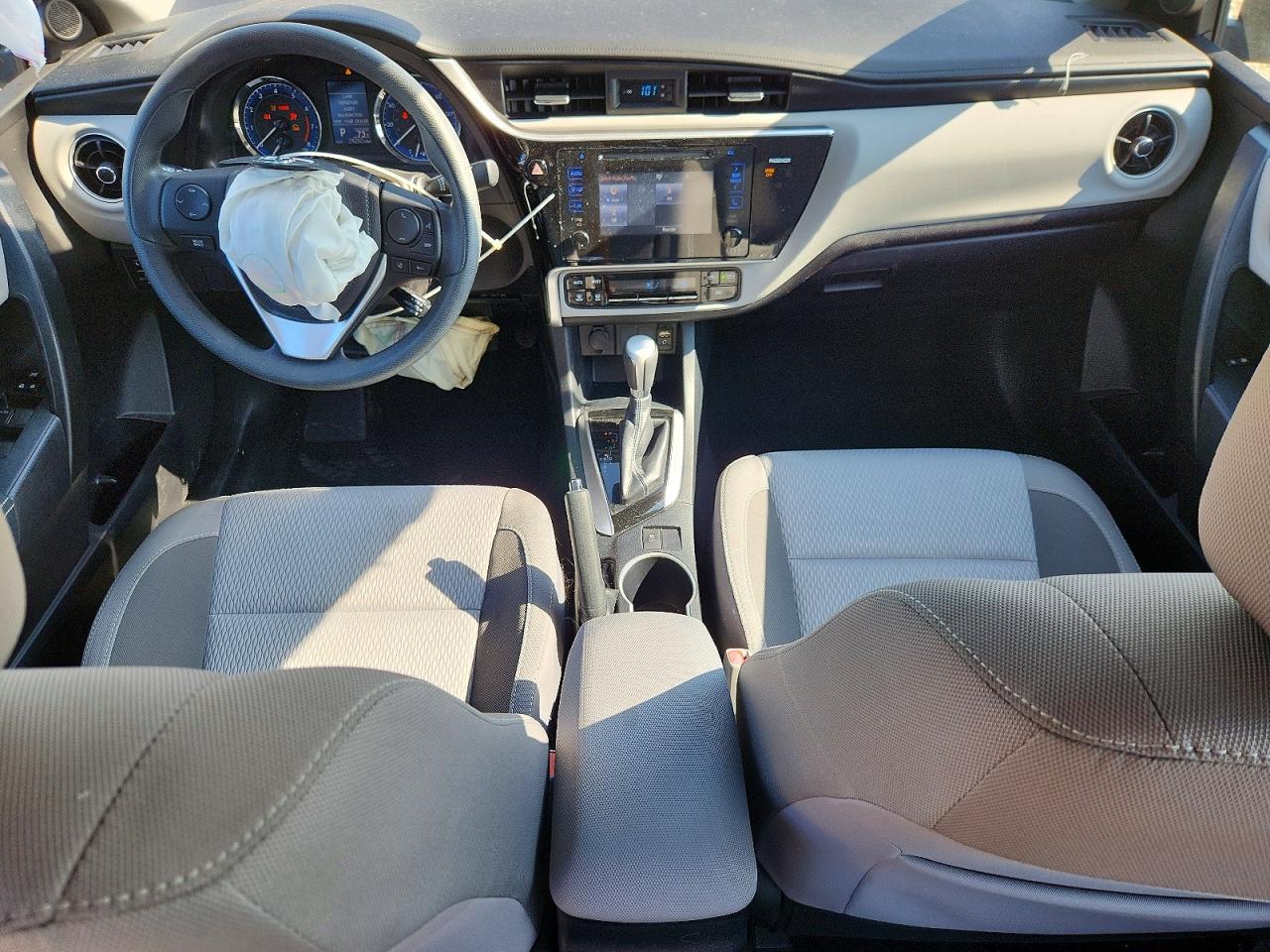 2017 TOYOTA COROLLA LE photo 22