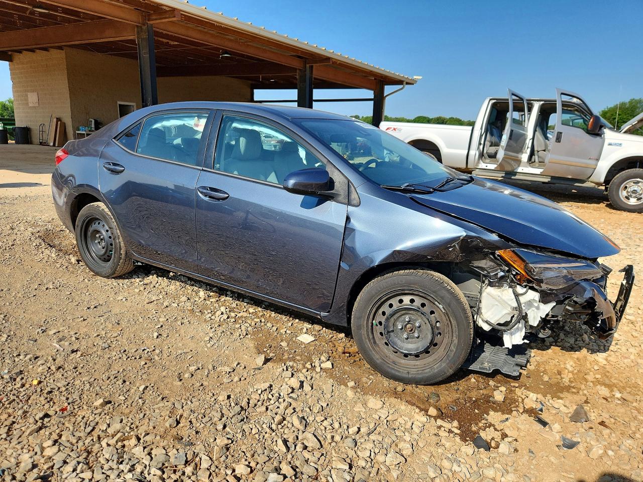 2017 TOYOTA COROLLA LE photo 10