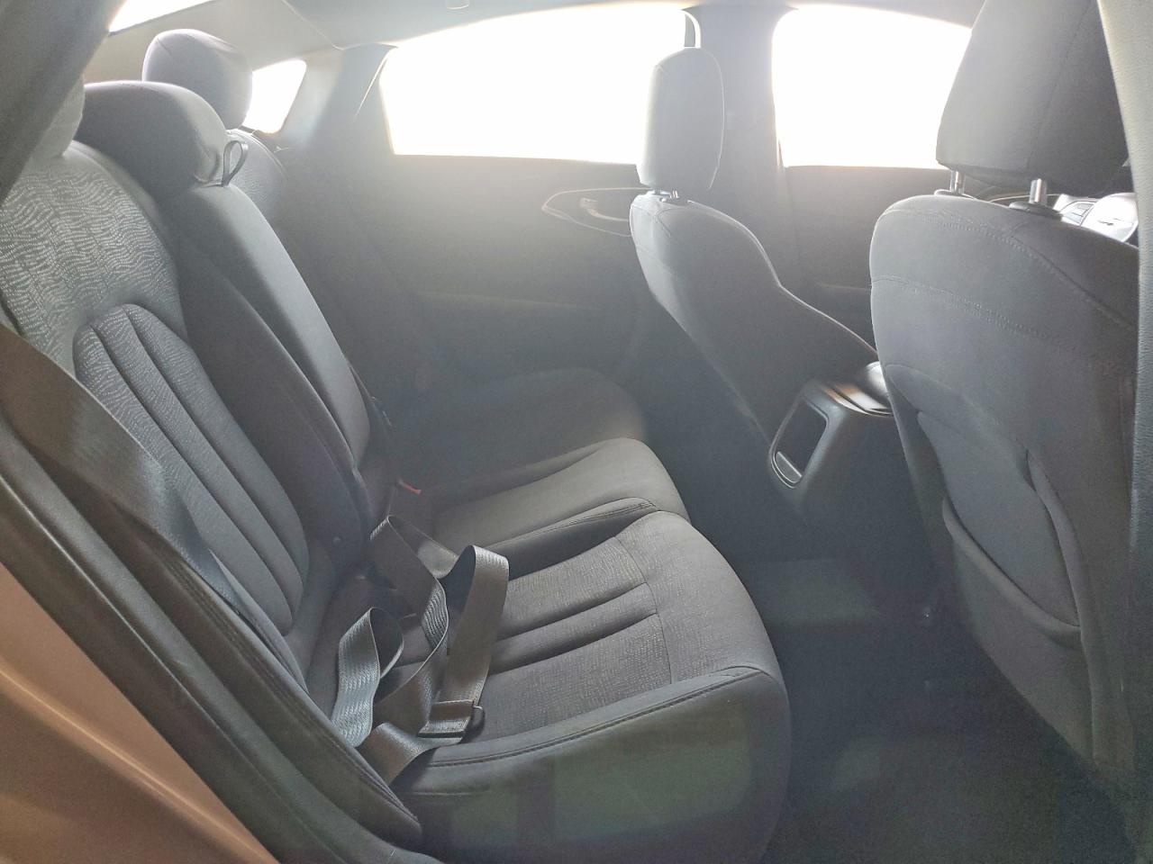 2015 CHRYSLER 200 LIMITED photo 28