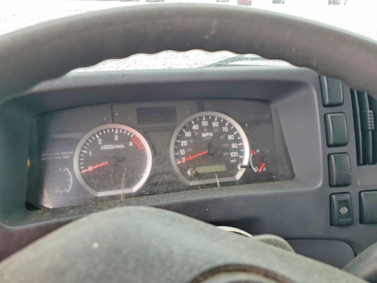 2012 ISUZU NPR photo 25