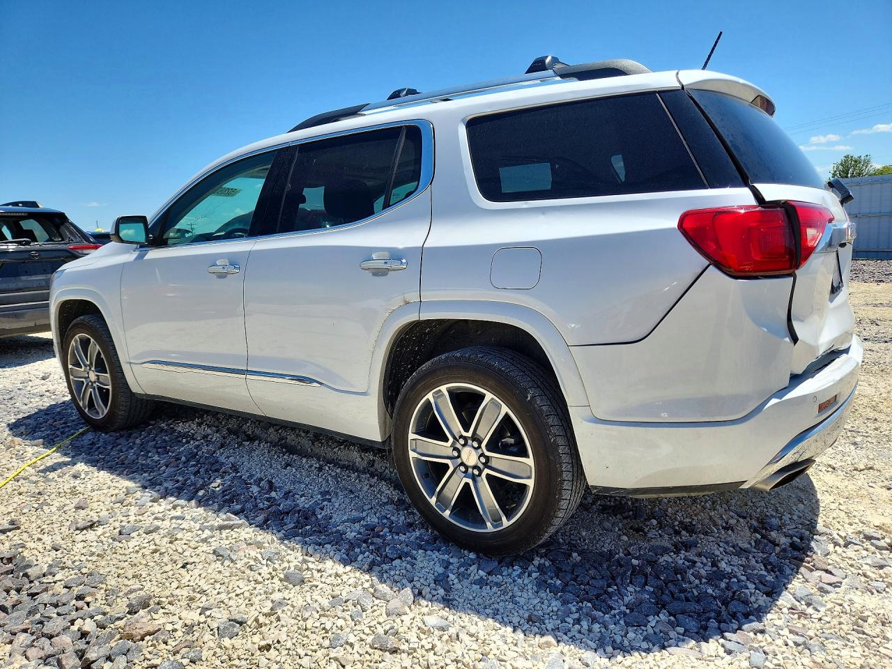 2019 GMC ACADIA photo 3