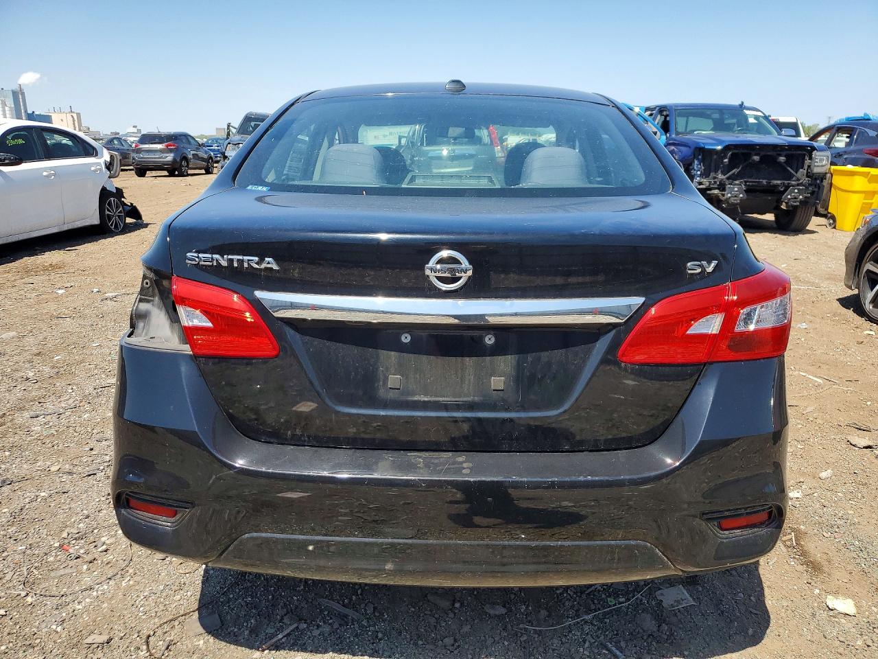 2018 NISSAN SENTRA photo 16