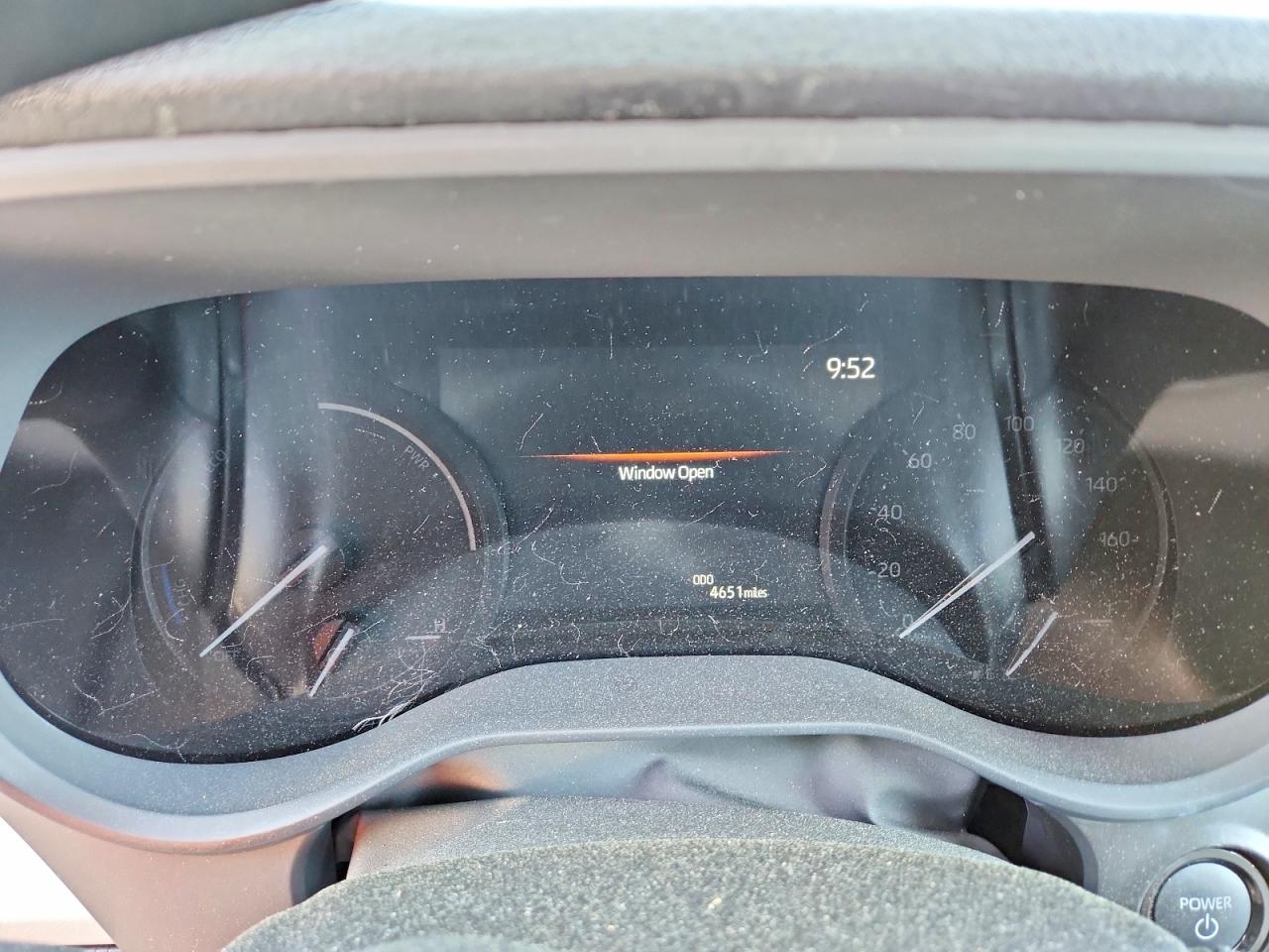 2025 TOYOTA SIENNA LE photo 17