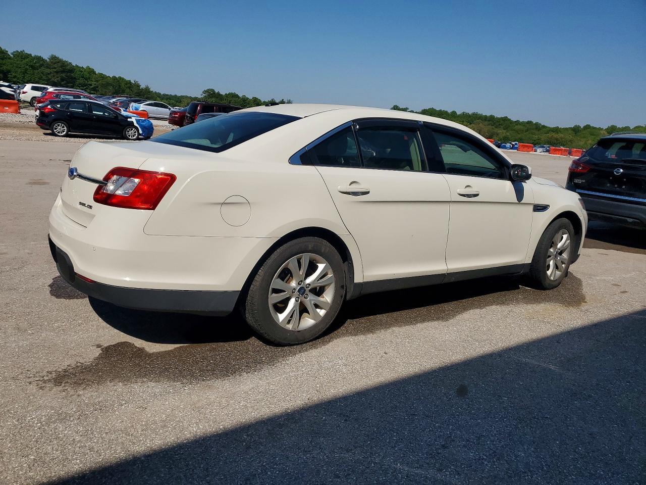 2012 FORD TAURUS SEL photo 5