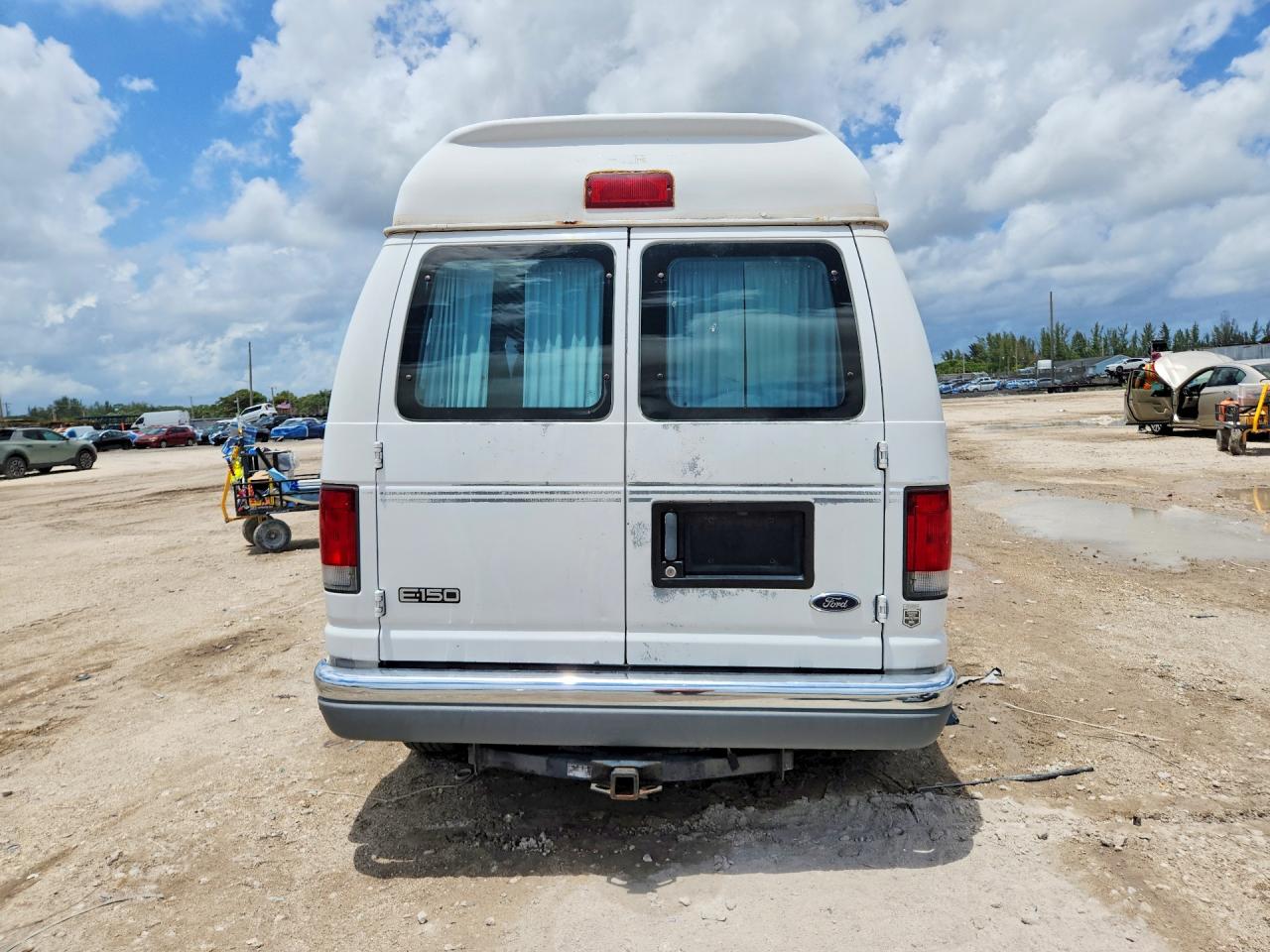 1999 FORD ECONOLINE E150 VAN photo 16