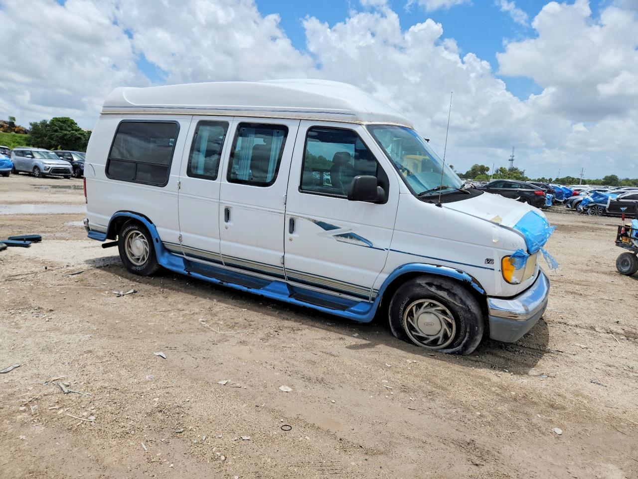 1999 FORD ECONOLINE E150 VAN photo 10