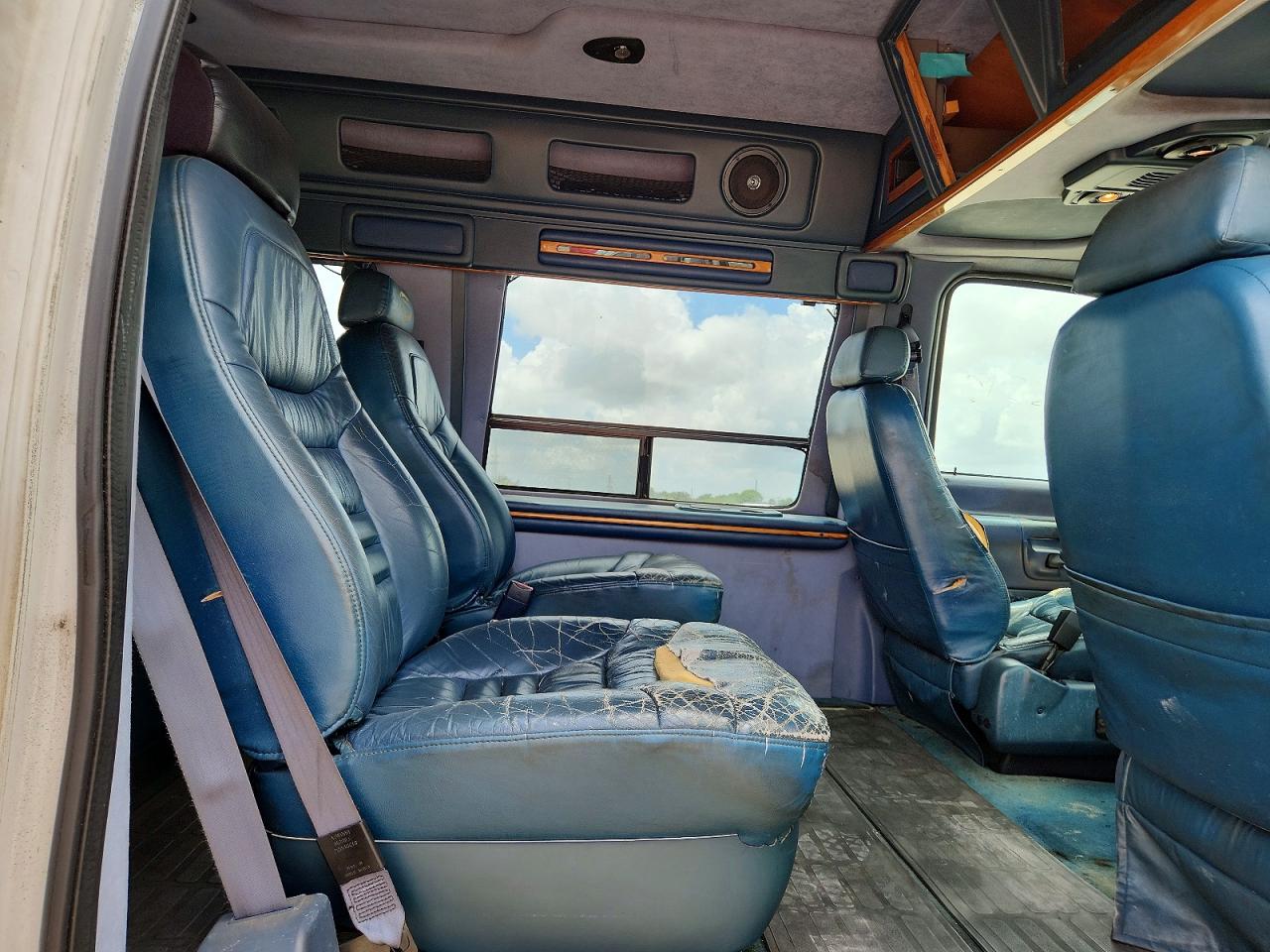 1999 FORD ECONOLINE E150 VAN photo 28