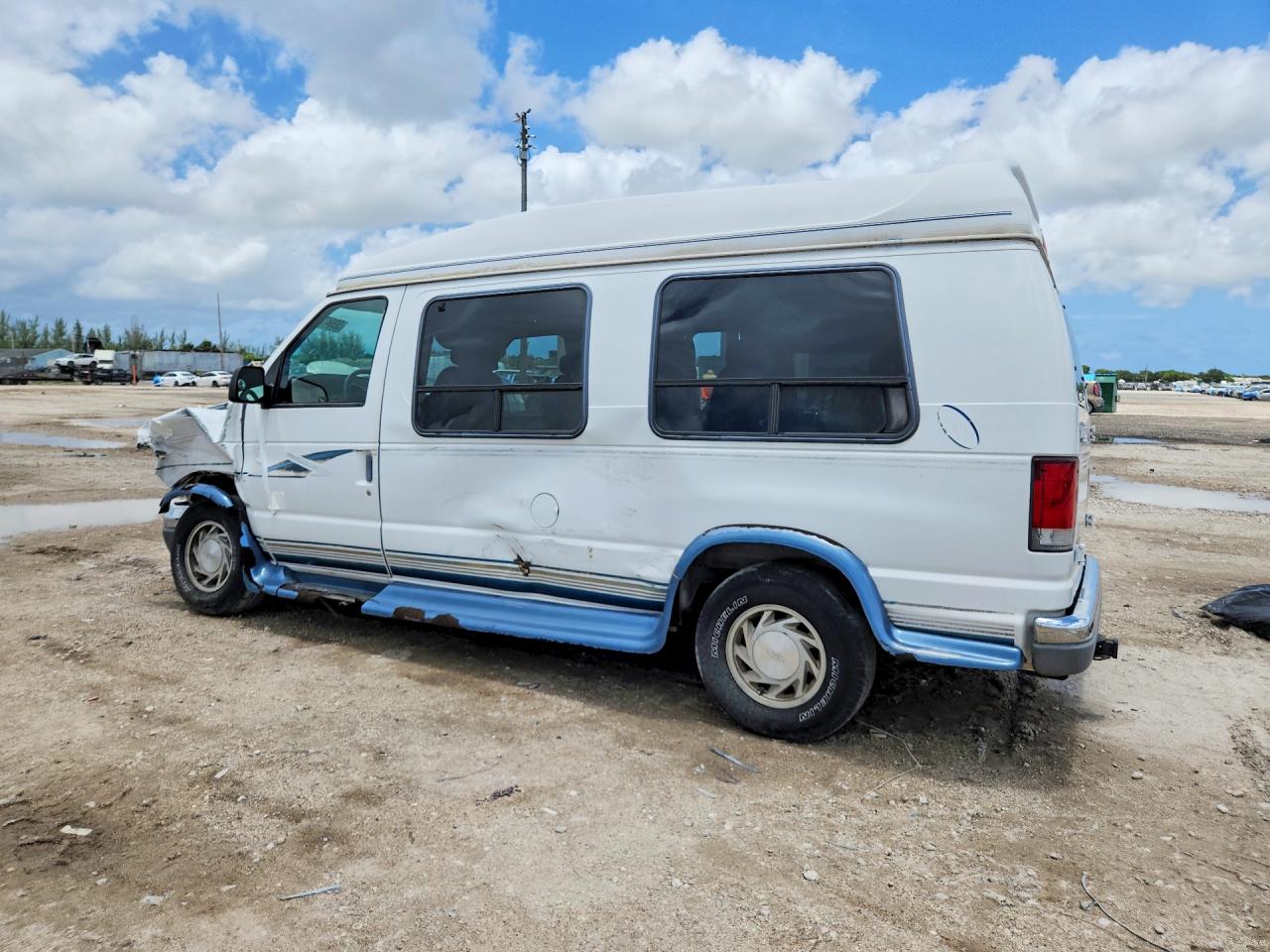 1999 FORD ECONOLINE E150 VAN photo 4