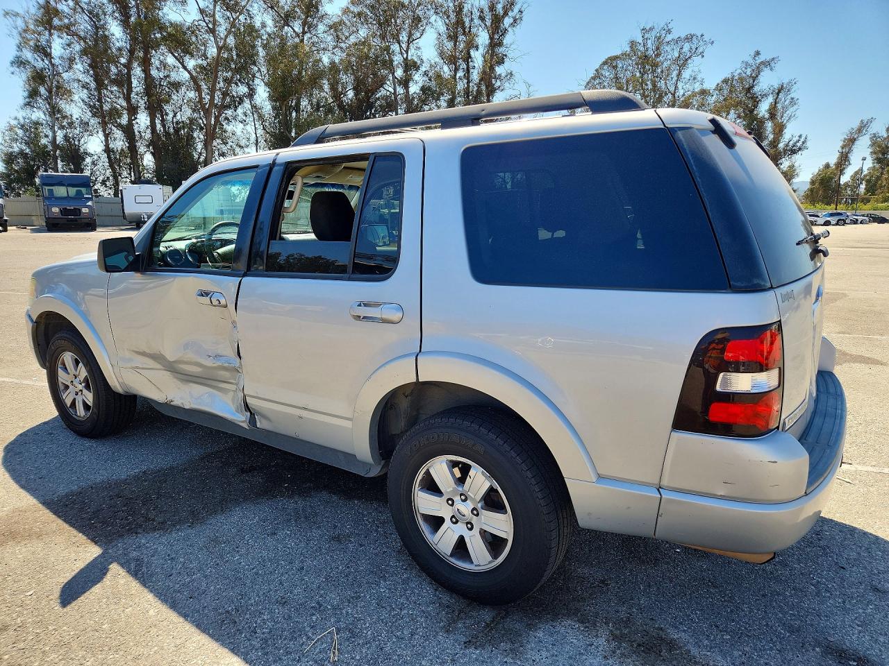 2010 FORD EXPLORER XLT photo 4