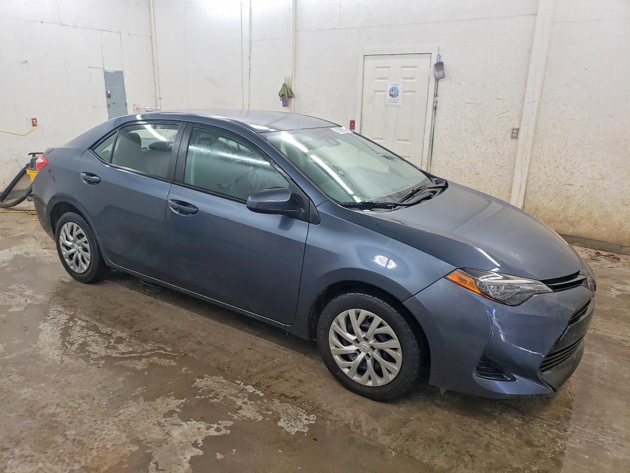 2019 TOYOTA COROLLA LE photo 4