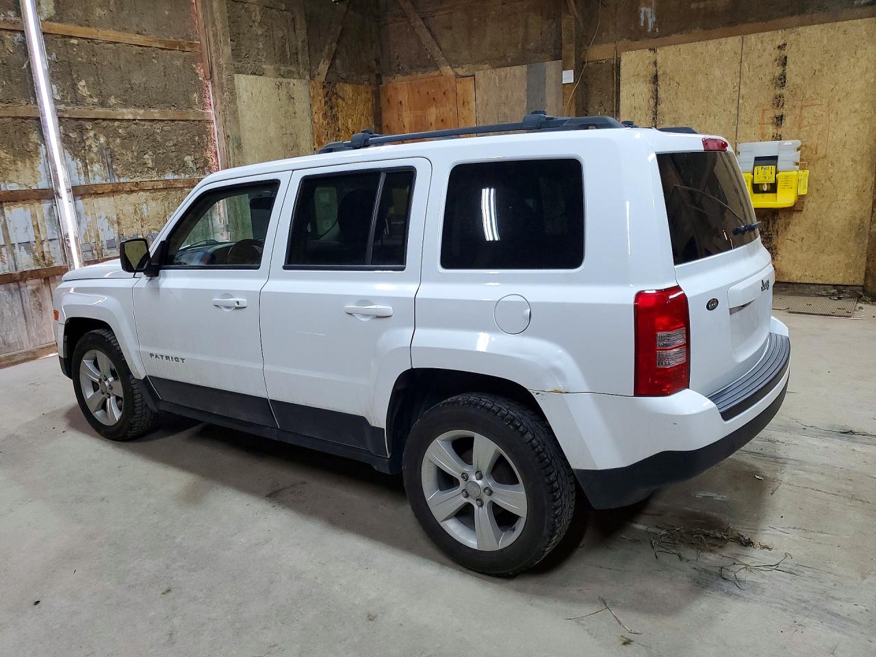 2014 JEEP PATRIOT LATITUDE photo 2
