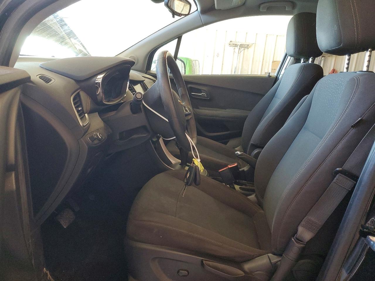 2020 CHEVROLET TRAX LS photo 13