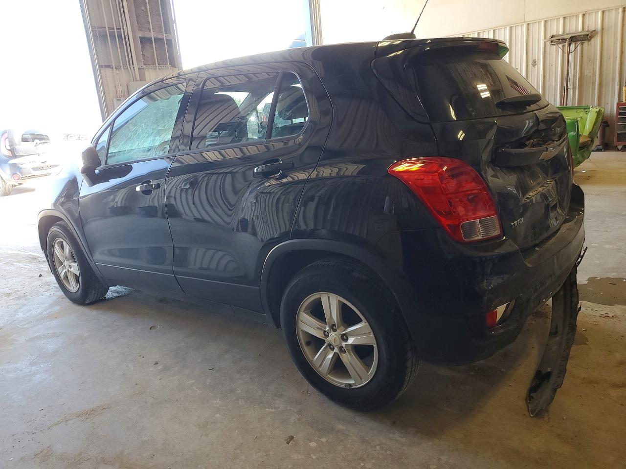 2020 CHEVROLET TRAX LS photo 3