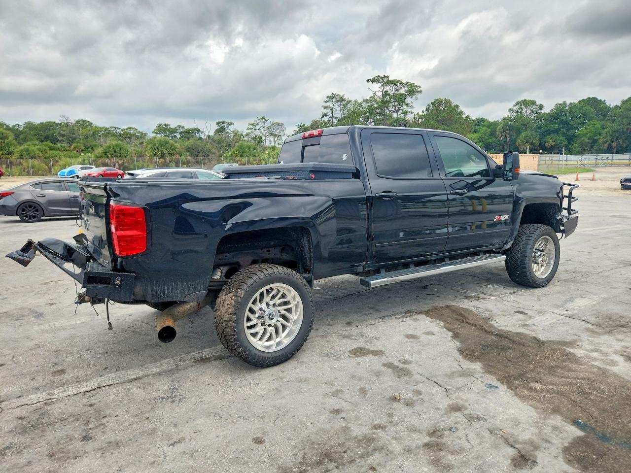 2017 CHEVROLET SILVERADO K2500 HEAVY DUTY LTZ photo 5