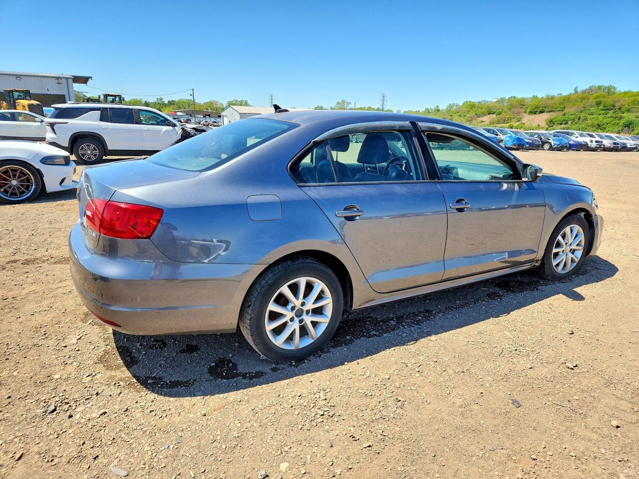 2011 VOLKSWAGEN JETTA SE photo 3