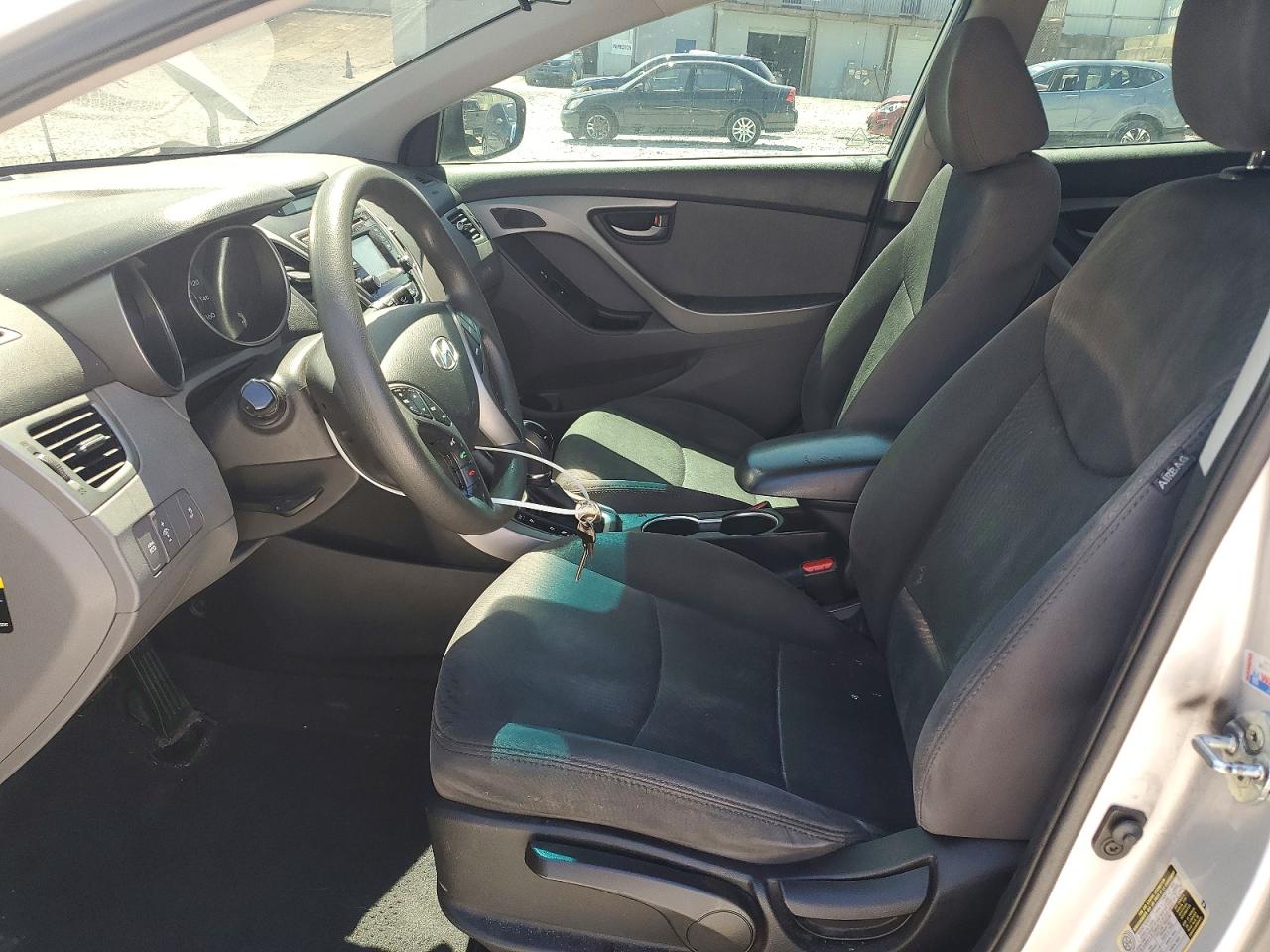 2015 HYUNDAI ELANTRA SE photo 13