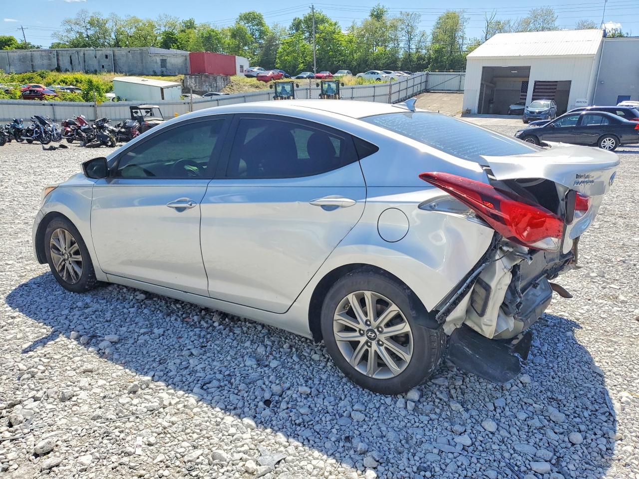2015 HYUNDAI ELANTRA SE photo 3